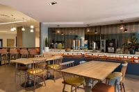 Hampton by Hilton Torquay - bar