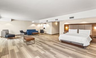 Holiday Inn Express & Suites Tacoma