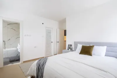 Poleg Serenity Villa by Sea N' Rent