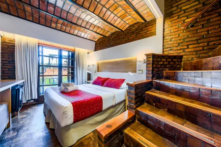 Portal del Lago Hotel