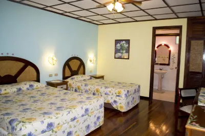 Lands in Love Hotel and Resort Các khách sạn ở Zarcero