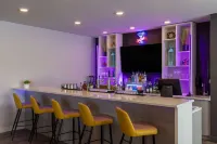 Microtel Inn & Suites Montreal Airport-Dorval QC - bar