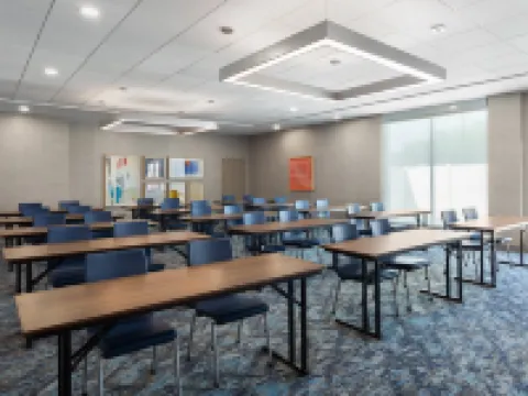 Holiday Inn Express ATLANTA AIRPORT - NORTH by IHG Hotels in College Park