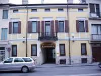 Antico Residence Hotel a Porto Mantovano