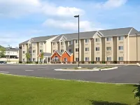 Microtel Inn & Suites by Wyndham Dickson City/Scranton - parking