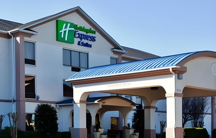 Holiday Inn Express & Suites SANFORD by IHG