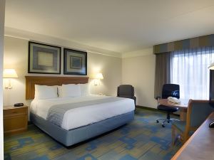 La Quinta Inn & Suites by Wyndham Ft. Lauderdale Plantation