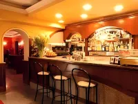 Hotel & Residence Corona Grossa Balangero فنادق في Cirie