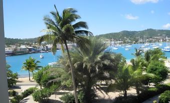 Hotel on the Cay