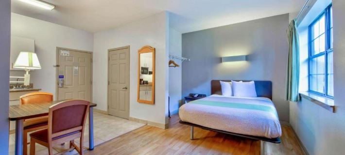 OYO Townhouse Beaumont Medical Center Area I-10 Отели в г. Бомонт