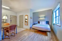 OYO Townhouse Beaumont Medical Center Area