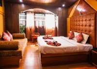 Hotel Sidharath - Airport Shuttle