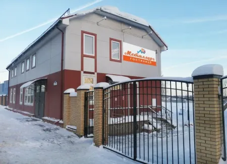 Mini-Otel Metallurg Отели рядом с достопримечательностью «Часовня Нила Столобенского»