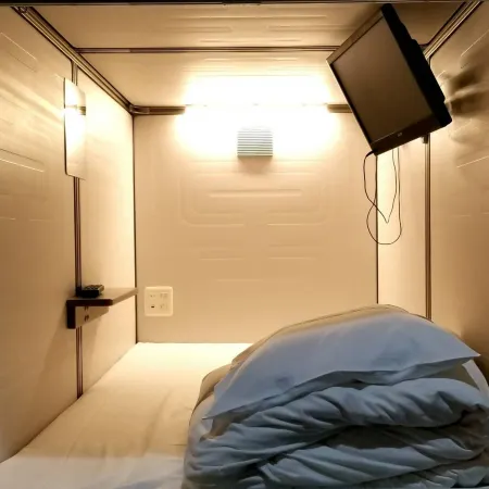 Capsule Hotel Sauna Sun