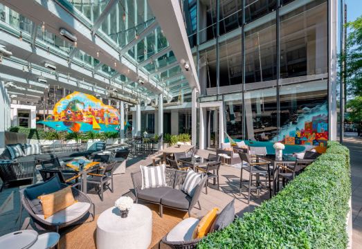 3. 소피텔 시카고 ..