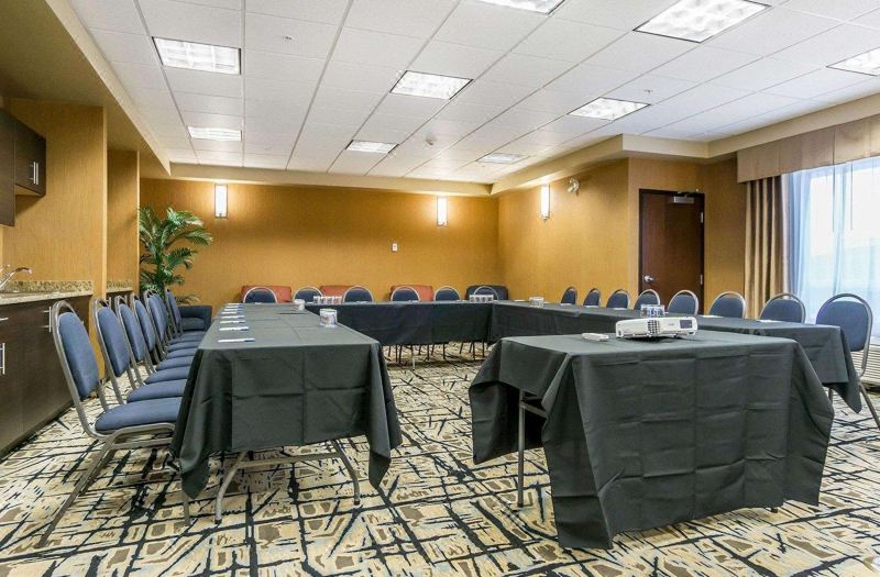 Comfort Inn & Suites Edmonton International Airport photo 5