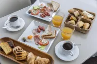 Piraeus City Hotel