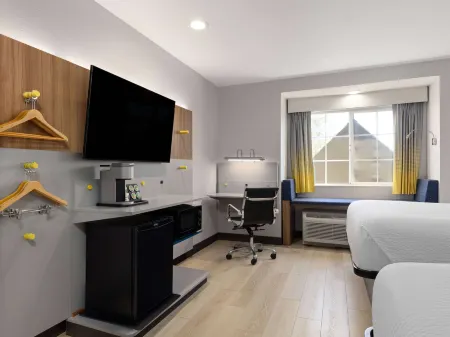 Microtel Inn & Suites by Wyndham Tracy