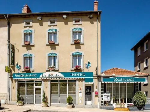 Hôtel Logis le Bourbon - parking