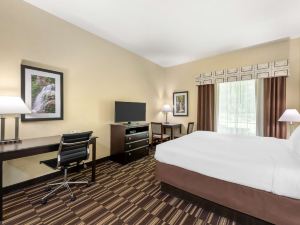 Best Western Plus Victor Inn  Suites