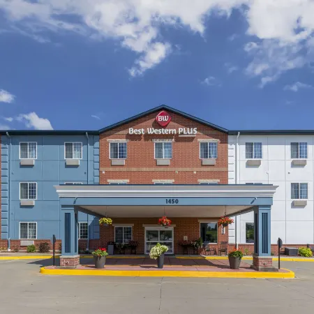 Best Western Plus des Moines West Inn  Suites