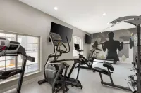 Best Western Plus des Moines West Inn  Suites - Gym
