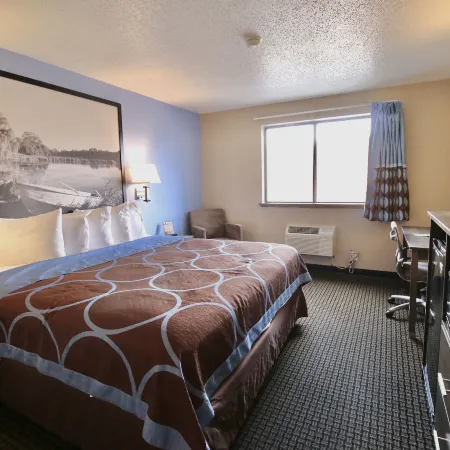 Super 8 by Wyndham Kenosha/Pleasant Prairie