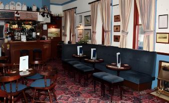 The Famous Star Hotel Moffat