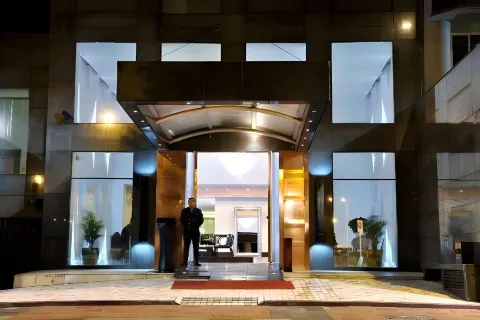 Le Parc Hotel, Beyond Stars