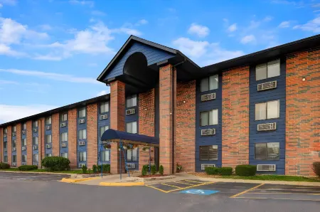 Motel 6 Elk Grove Village, IL - O'Hare