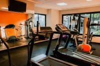 Howard Johnson by Wyndham Yerba Buena - Gym
