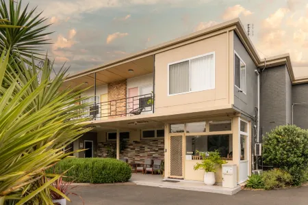 Paradise Motel Busselton Отели в г. Воннерап