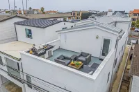 Private Rooftop Steps to the Beach Chic Design Seaside Style by AvantStay