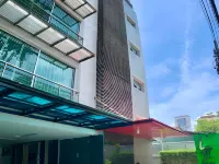Vivi Avenue Thonglor by ViVi Avenue Happy Stay Hotels near Botanical Garden