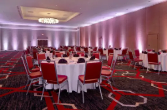 โฟร์พอยท์ส บายเชอราตัน พีโอเรีย โรงแรมในพีโอเรีย