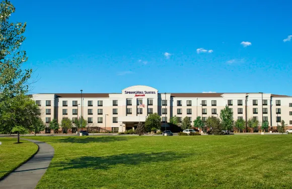奧馬哈東／康瑟爾布拉夫斯萬豪SpringHill酒店