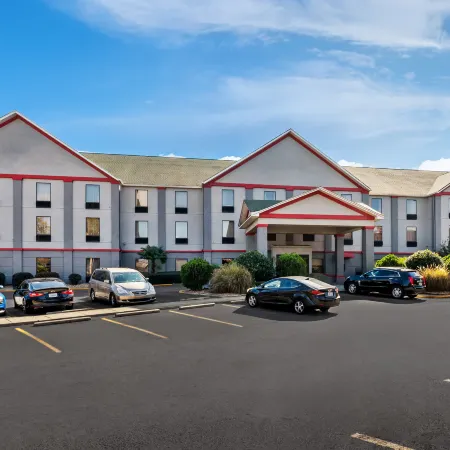 Red Roof Plus+ & Suites Atlanta Airport South