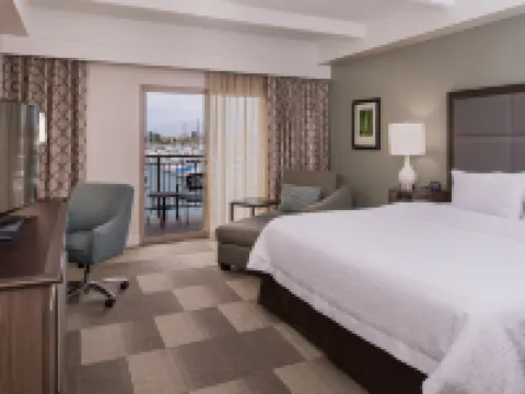 希爾頓歡朋酒店-海峽羣島海港 奧克斯納德酒店