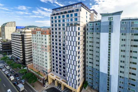 Hotel With City