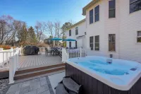 Spacious 6-bedroom Pocono Home with Hot Tub, Game and Theater rooms, Fire Pit!