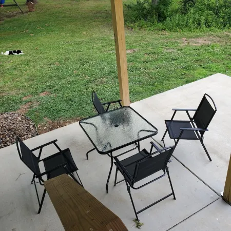 Spacious 3-bedroom home, off I-64 & 35, sleeps 11