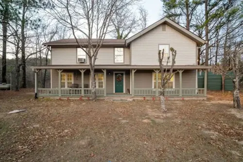 Ouachita National Forest & Kiamichi River Retreat w/ POOL Hotels in Le Flore County