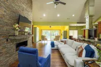 Luxury Serene Getaway w/Sparkling Pool near Ft. Moore & Callaway Gardens Hotels in Harris County