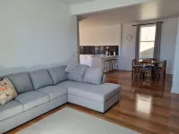 North Edge Cottage ~ Free Parking, City, Warm