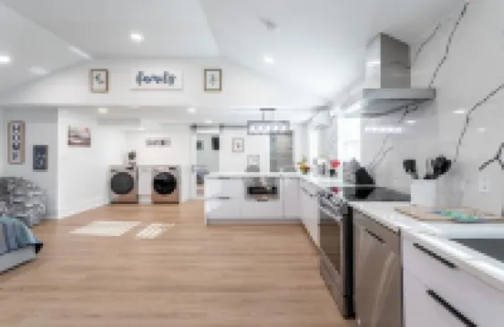 Ultra-Modern Studio | Near Hospital & NYCIM | WiFi