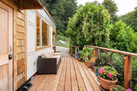 2-Bed West Seattle Tiny Home w/views of Downtown