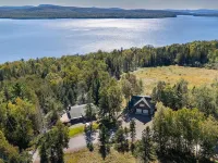 Rangeley Lake House with lake access & views, Saddleback 15min, outdoor paradise