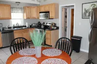 Guilford home -self check in, off-street parking