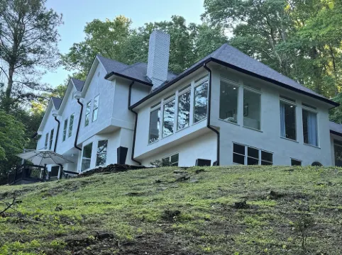 CHATEAU VILLA, seats on 7 acres, secluded, minutes from Truist Baseball Stadium