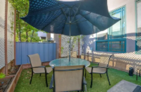 Spacious 4Br, Walk to Beach in Carlsbad Village! Steps to Everywhere!